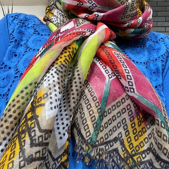 Vibrant colored scarf/wrap. May also be used as a tablecloth. - Picture 6 of 9